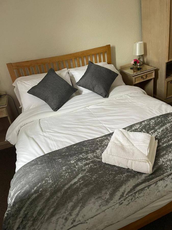 Courtyard Rooms Бриднорт Екстер'єр фото