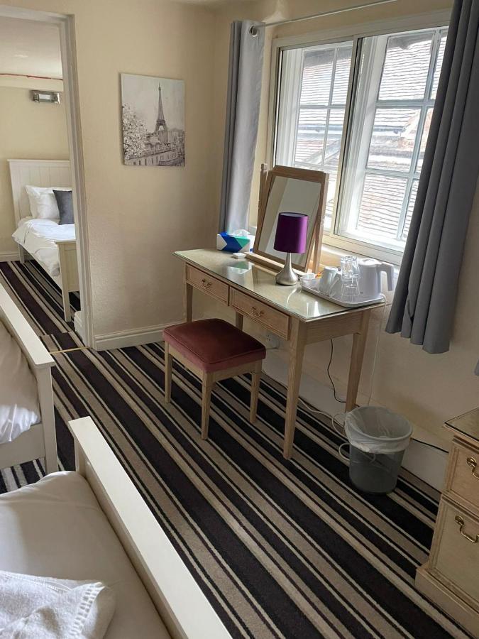 Courtyard Rooms Бриднорт Екстер'єр фото