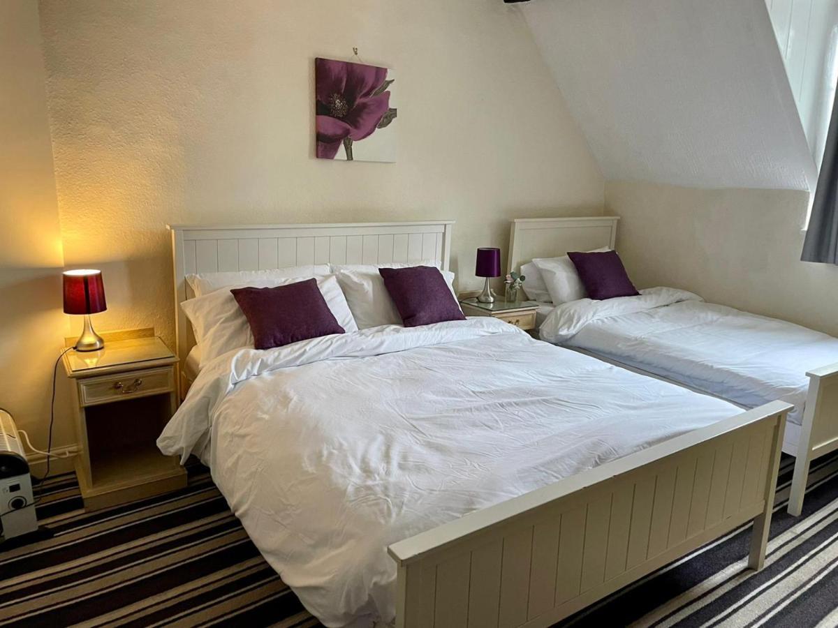Courtyard Rooms Бриднорт Екстер'єр фото